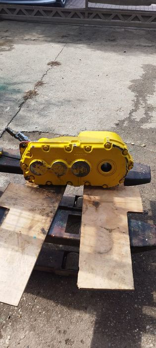 Silnik, reduktor hydrauliczny. 100% sprawny, mało używany. Reduktor /