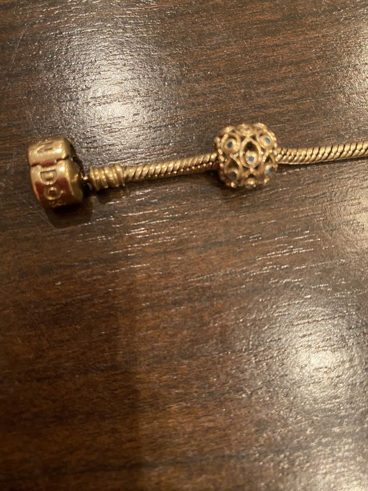 Złota bransoletka Pandora 585 + 3 charmsy