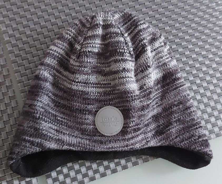 Продам дитячу зимову шапку Lassie by Reima