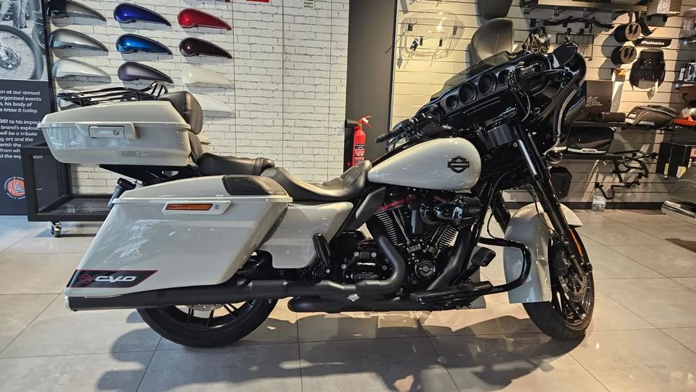 Harley-Davidson Street  Glide CVO