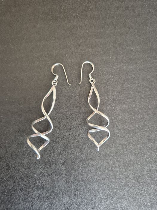 Srebrne kolczyki spirale srebrne piękne długie