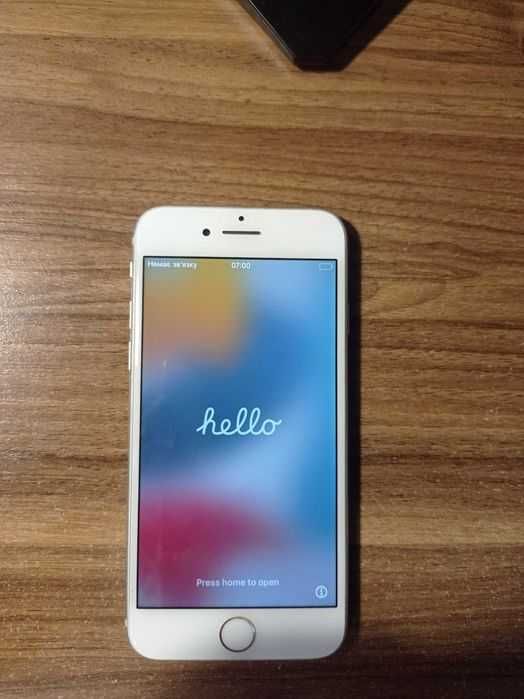 Телефон iPhone 7