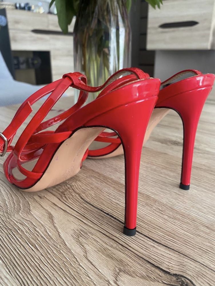 Босоножки Gianvito Rossi состояние супер на 5