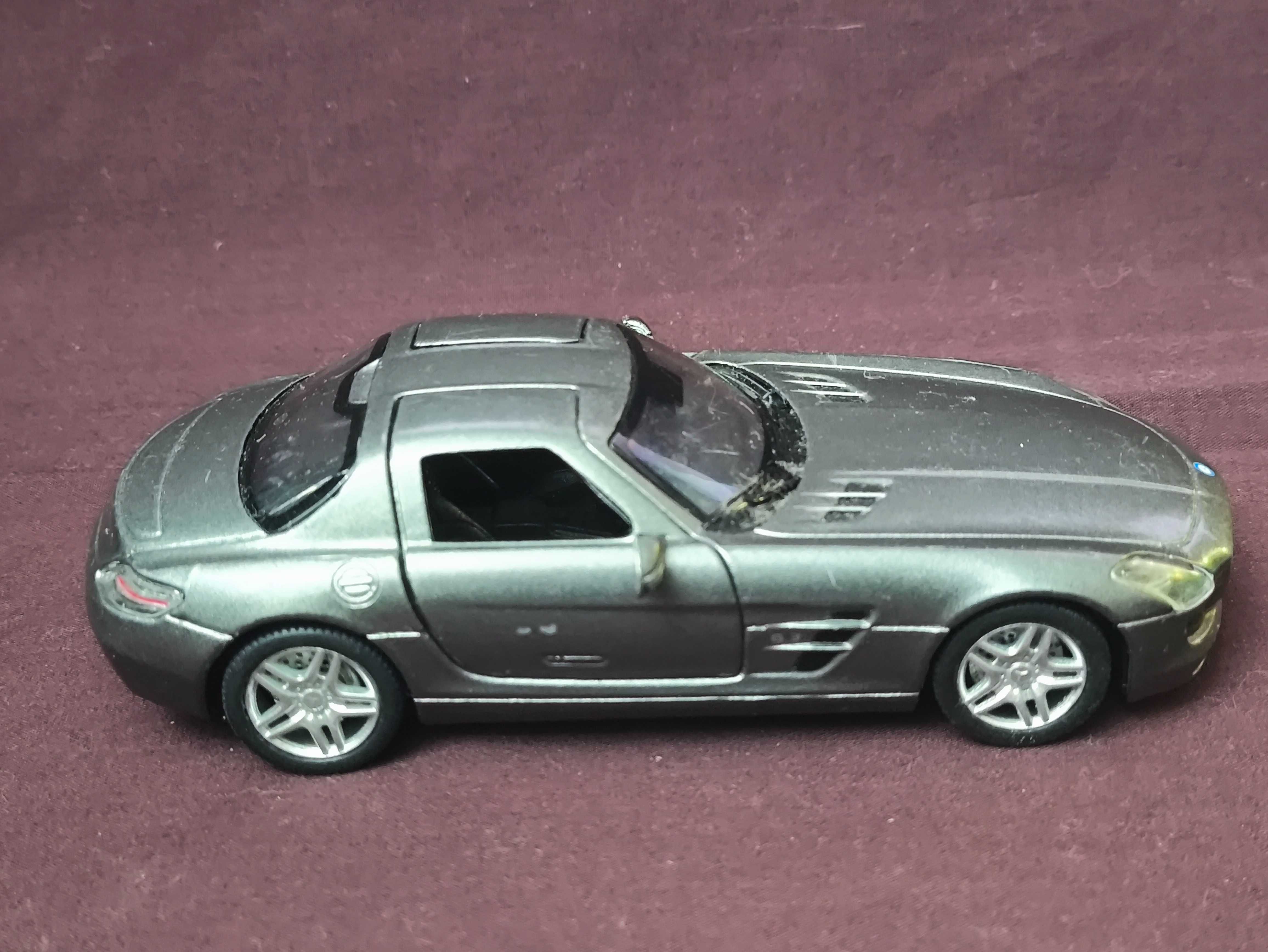 Машинка инерционная Mercedes-Benz SLS AMG 1:36 Kinsmart