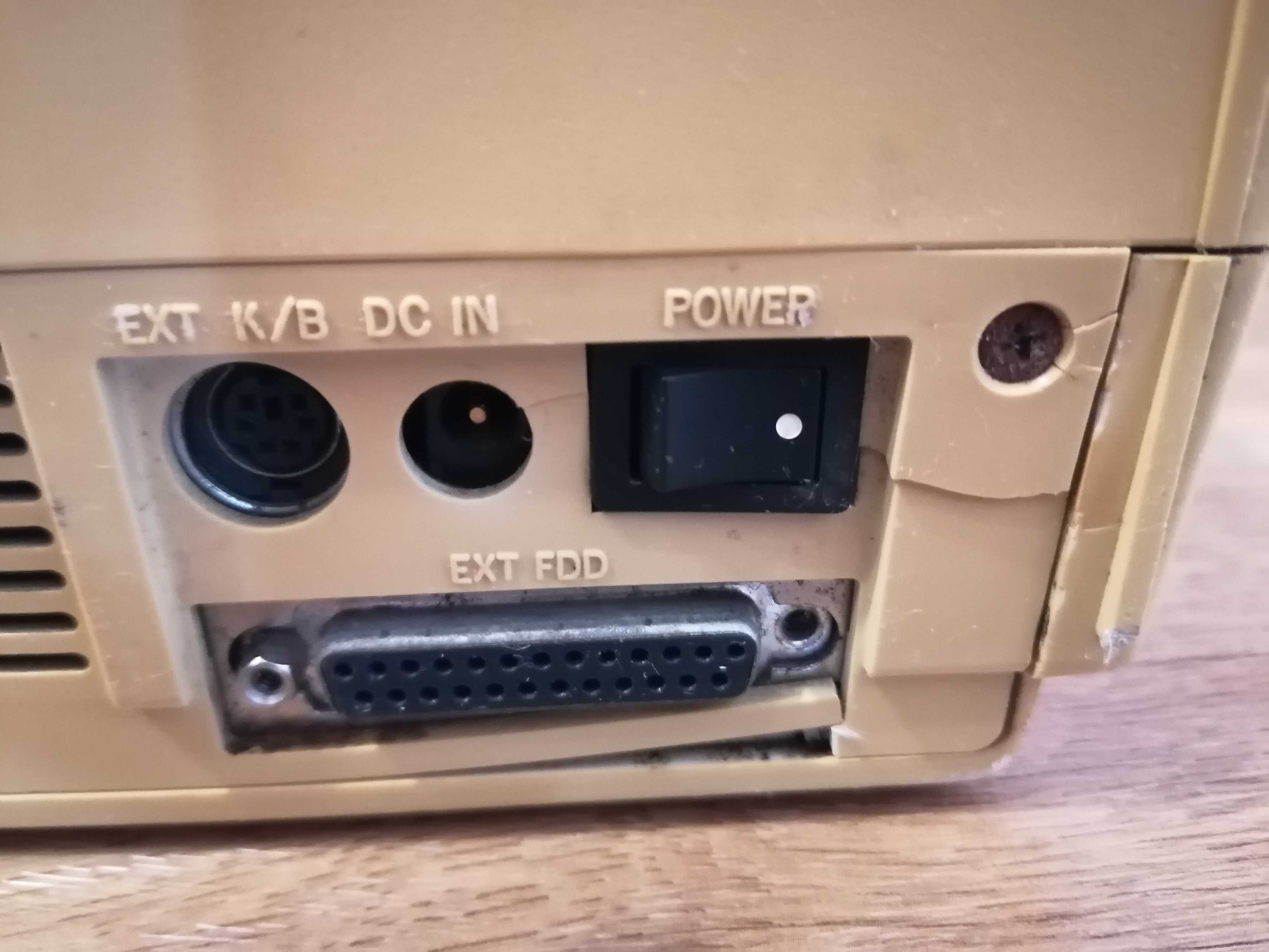 Laptop retro Chicony LT3600