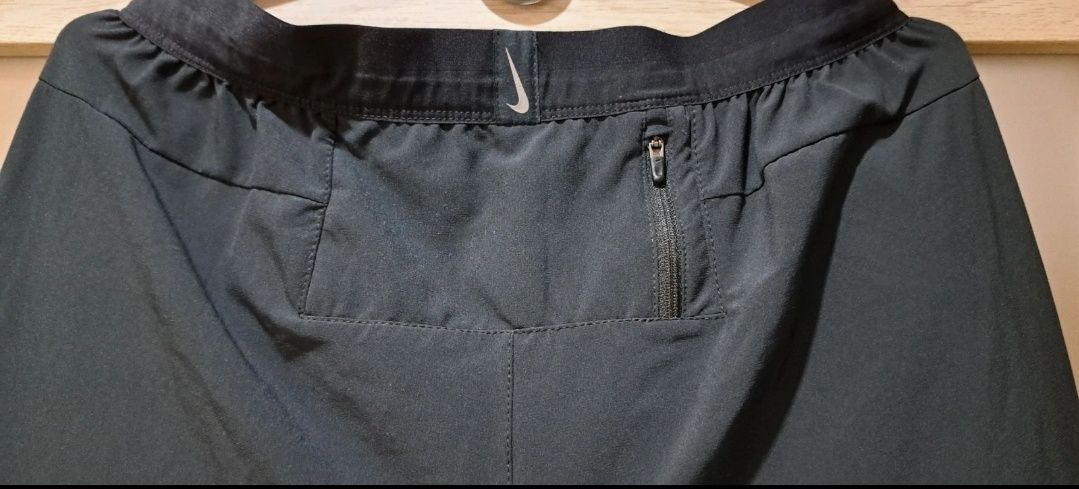 Czarne Joggersy spodnie dresowe Nike Running XL