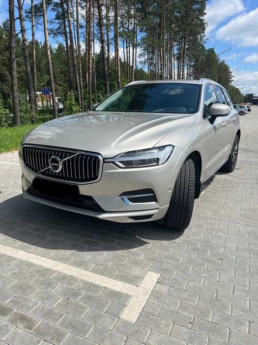 2019 Volvo XC60  2.0 бензин