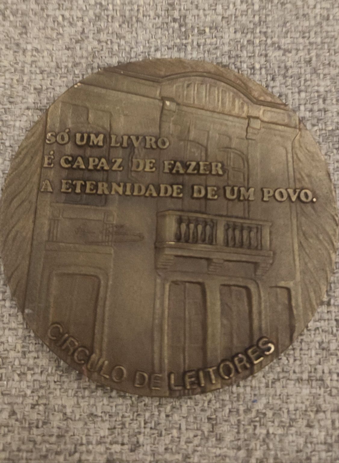 Medalha Eça de Queiróz