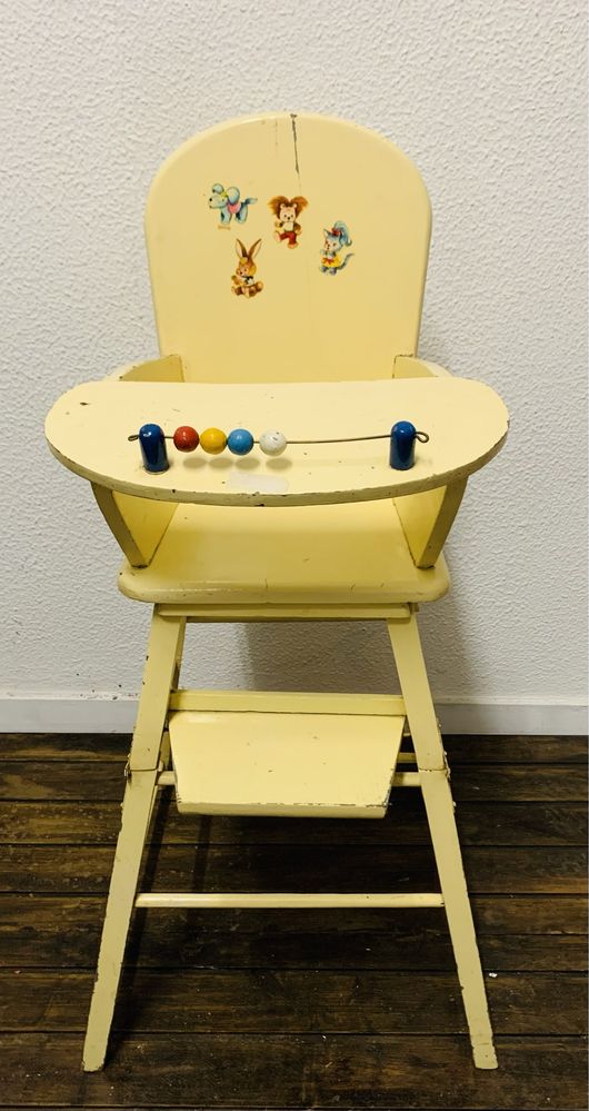 Cadeira de refeição criança vintage muito simpática