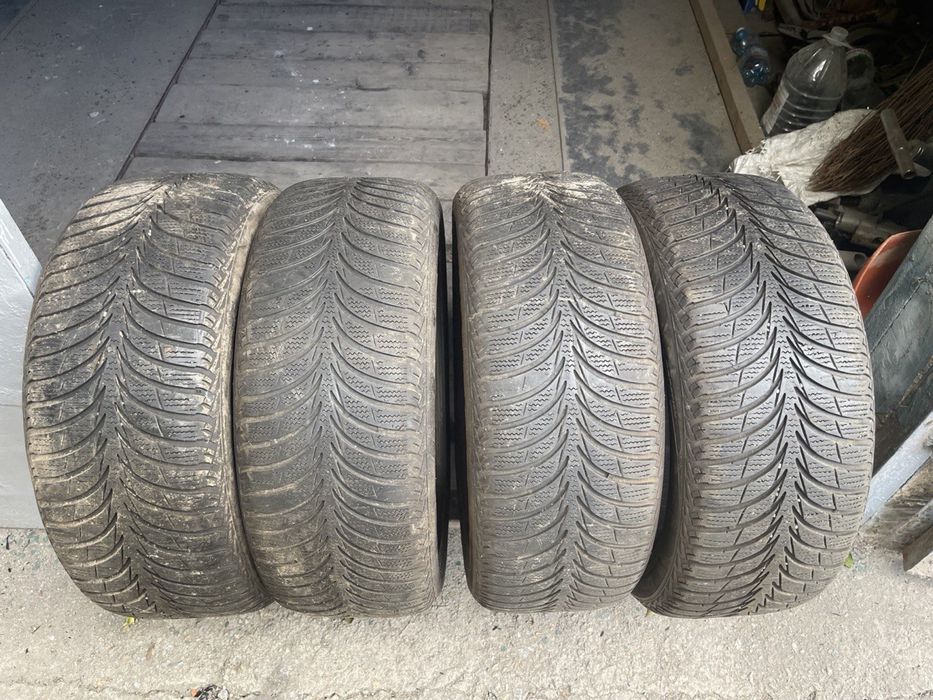 Резина 215/55/R17