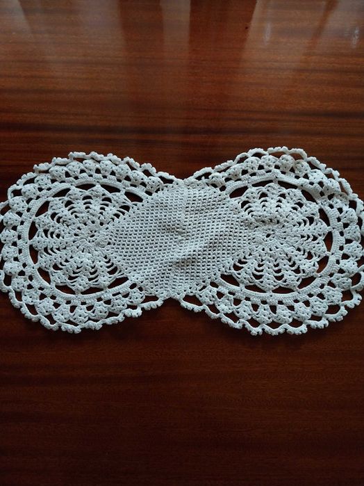 Naperon de renda vintage, em forma de infinito