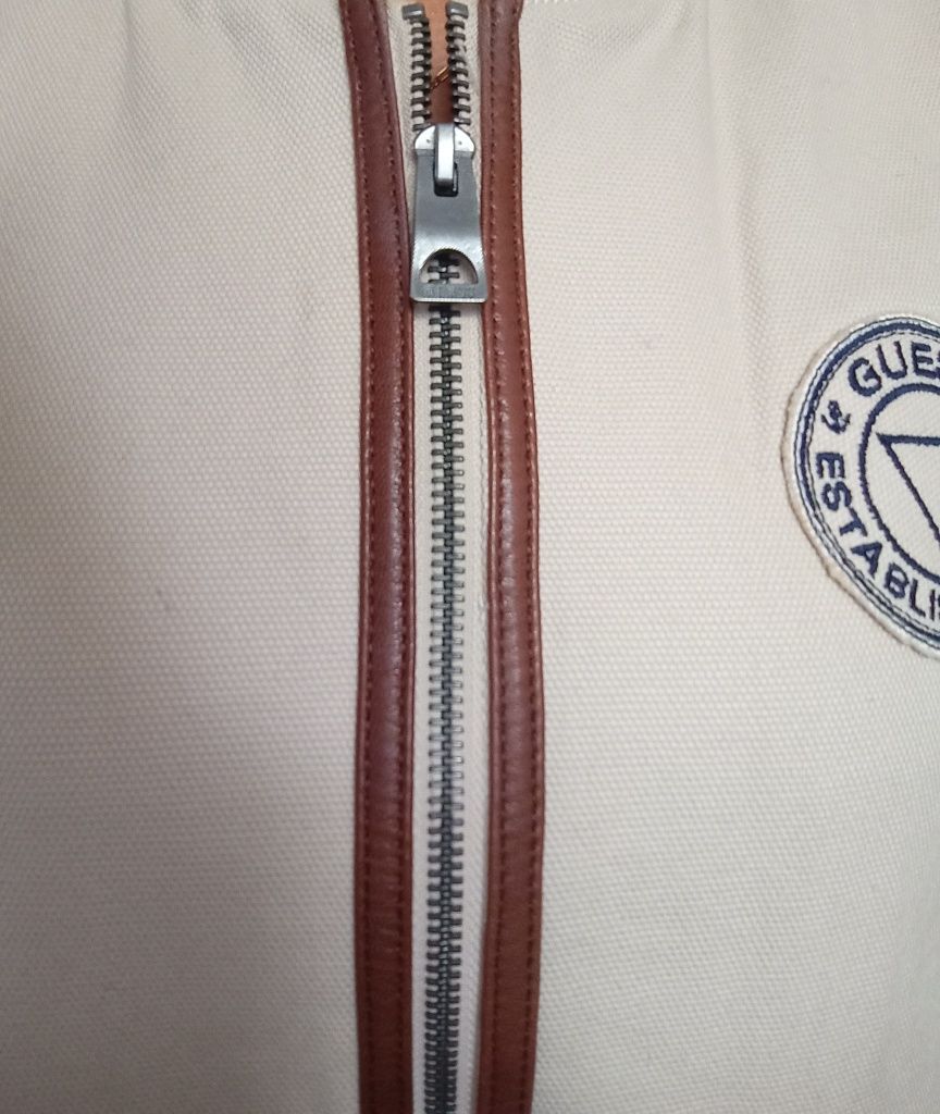 Kurka bomberka katana marki Guess w rozm.M