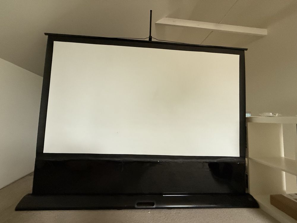 Ekran Epson ELPSC18b 80”