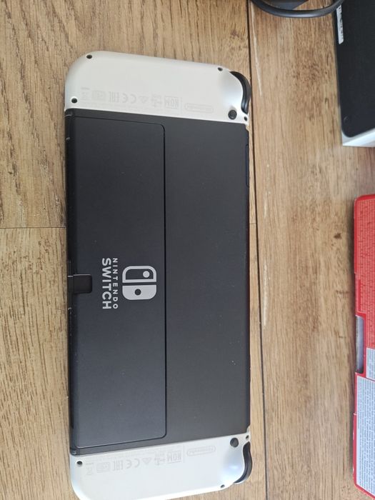 Konsola Nintendo Switch OLED! Sprzedam ! Super zestaw !