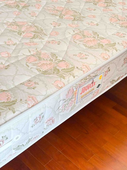 Cama Antiga de Ferro maciço