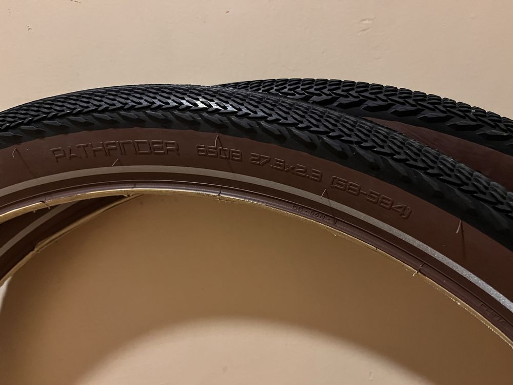 Opony Specialized PATHFINDER sport reflect  27,5x2,3 650b brązowe boki