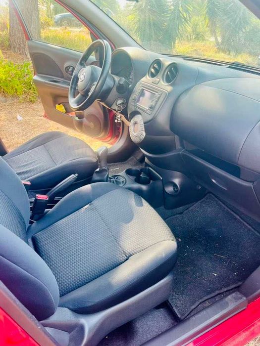 Nissan Micra Teckna 1.2cc a gasolina do ano 2011