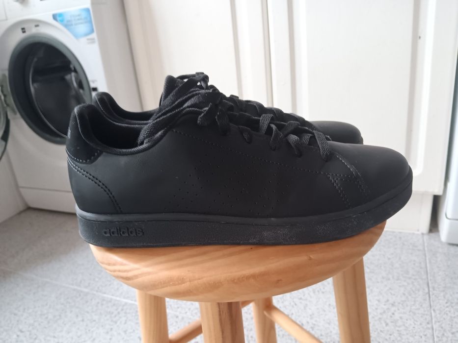 Tennis  adidas pretos