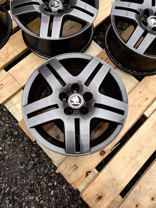 Диски R15 5.100 ET38 цо 57.1 оригінал гольф 4 бора шкода тоур фабія