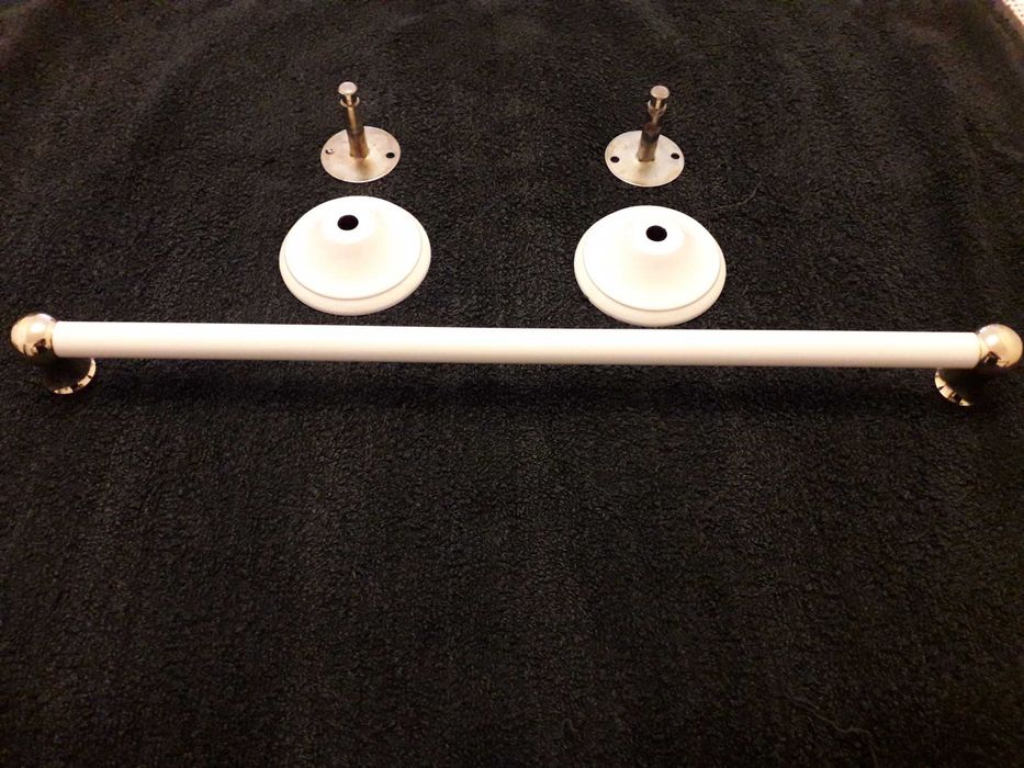 Toalheiro. Boa qualidade.