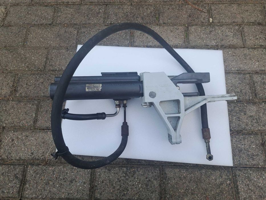 Siłownik sterociągu, ster ciągu silnika Volvo penta 872215