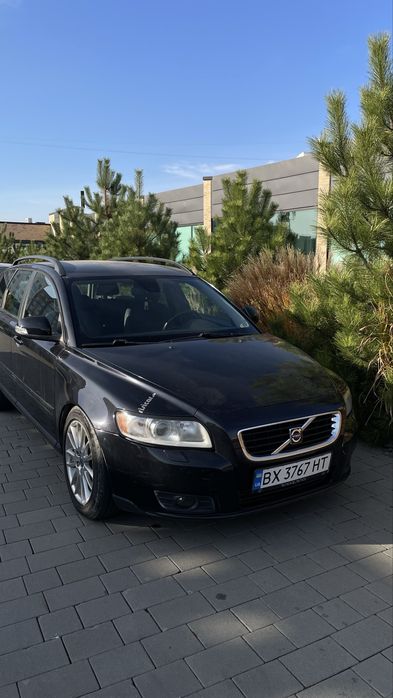 Volvo v50 2009 року
