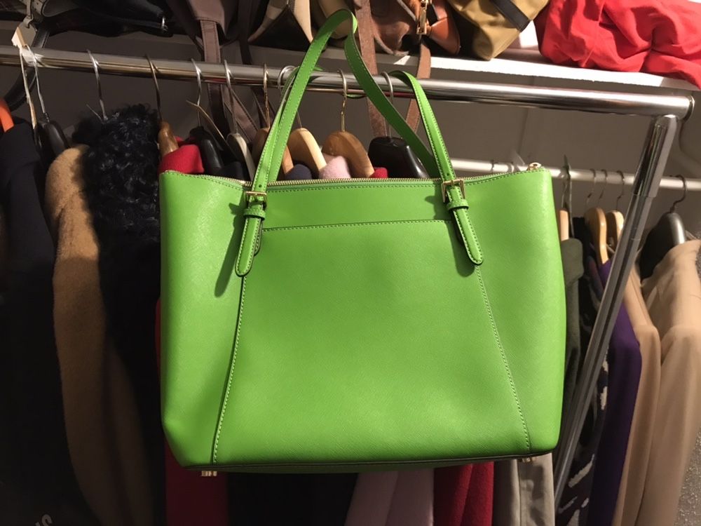 Mala Michael Kors em pele safiano como Nova