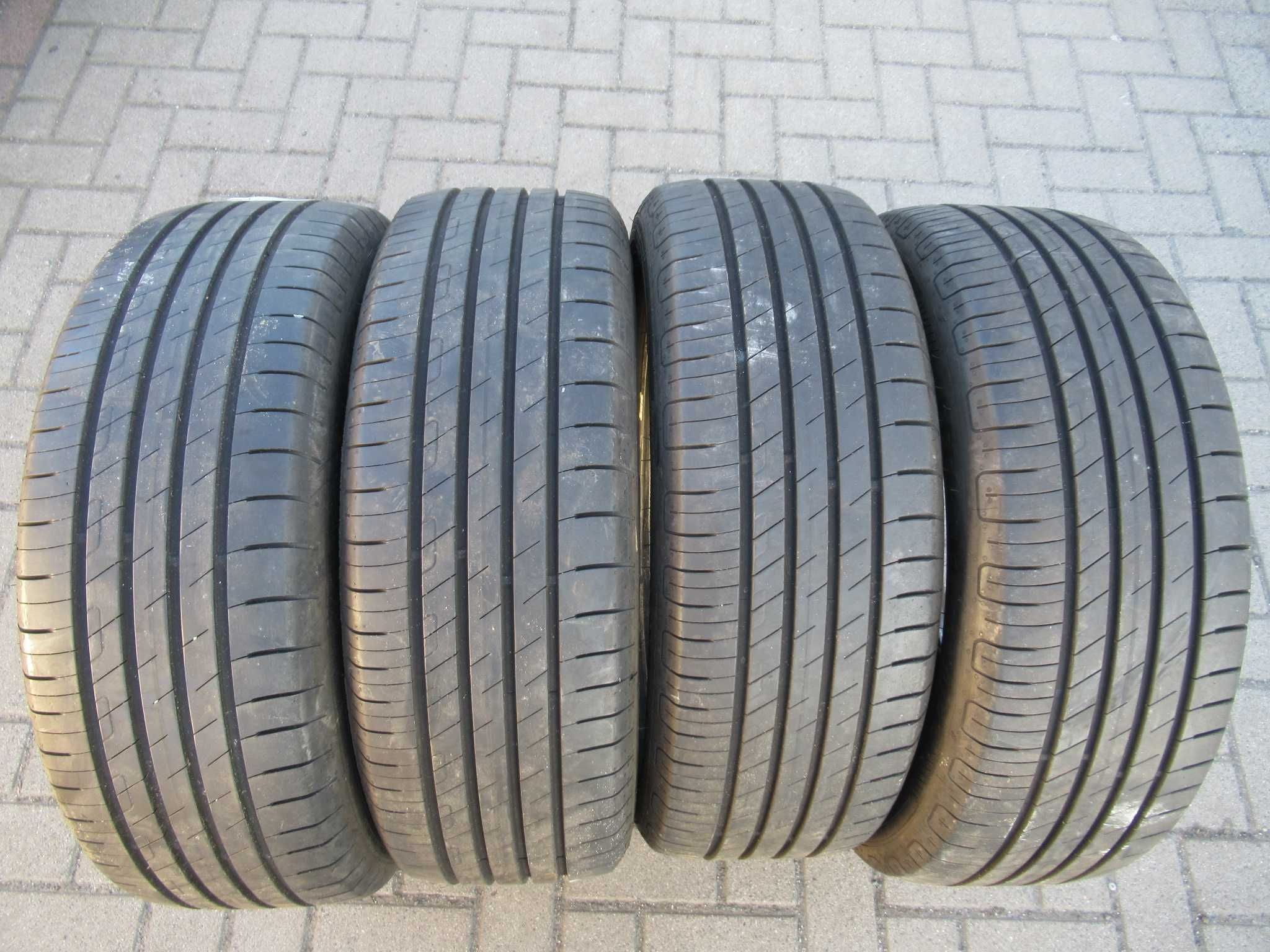 opony 215/55/18 Goodyear Efficient Grip Performance 95H 2022r