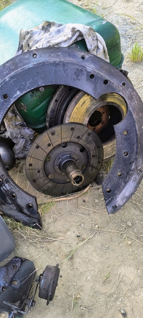 Czesci . Skrzynia podnisnik  oś zetor  k25