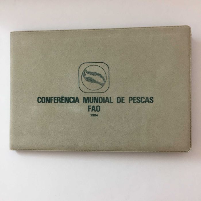 moeda 250 Escudos 1984 FAO Conferência Mundial Pescas, carteira INCM