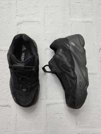Кроссовки Adidas Yessy Boost 700 MNVS "Triple Black"