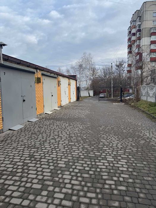 Гараж, Виставка, ЖК Барбарис вул.Озерна.