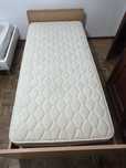 Cama solteiro + estrado iKea como nova