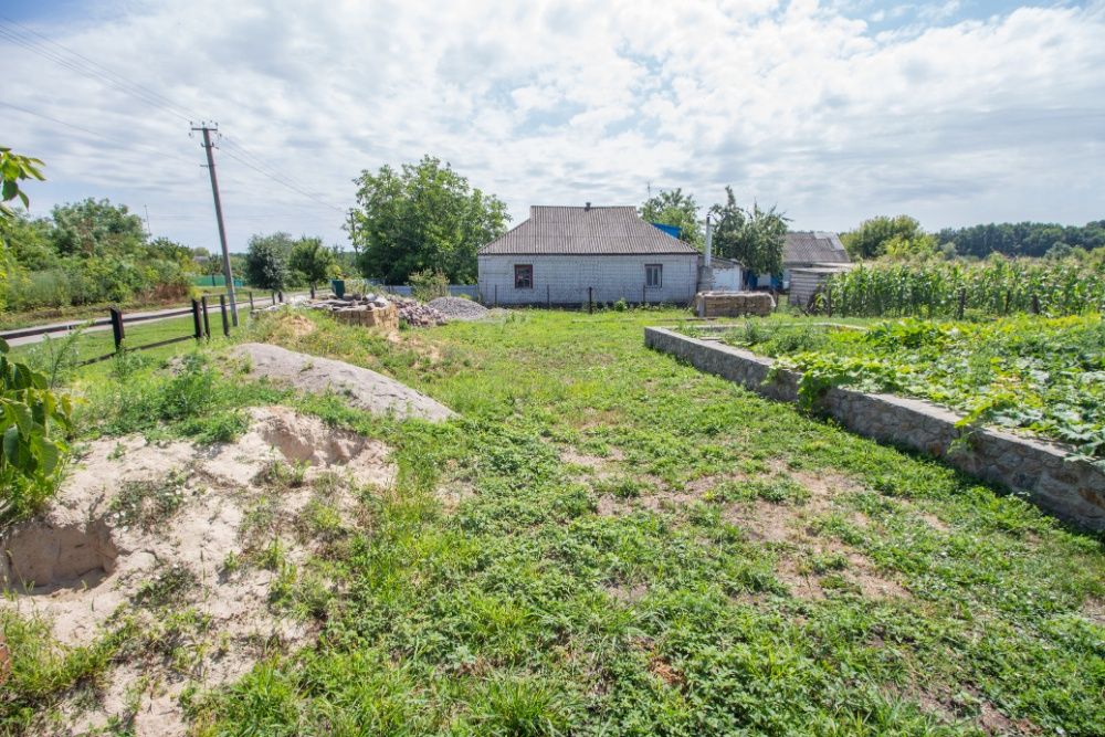 ТОРГ! Продається земельна ділянка в селі Карапиші.