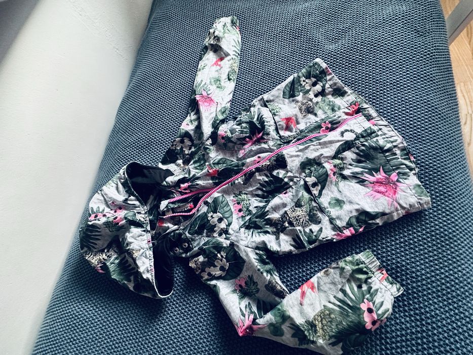 Kurteczka przeciwdeszczowa H&M r. 122
