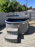 Jacuzzi, hot tuba, balia ogrodowa, kompozyt
