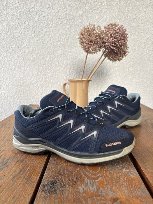 Трекінгові кросівки Lowa Gore-Tex 42