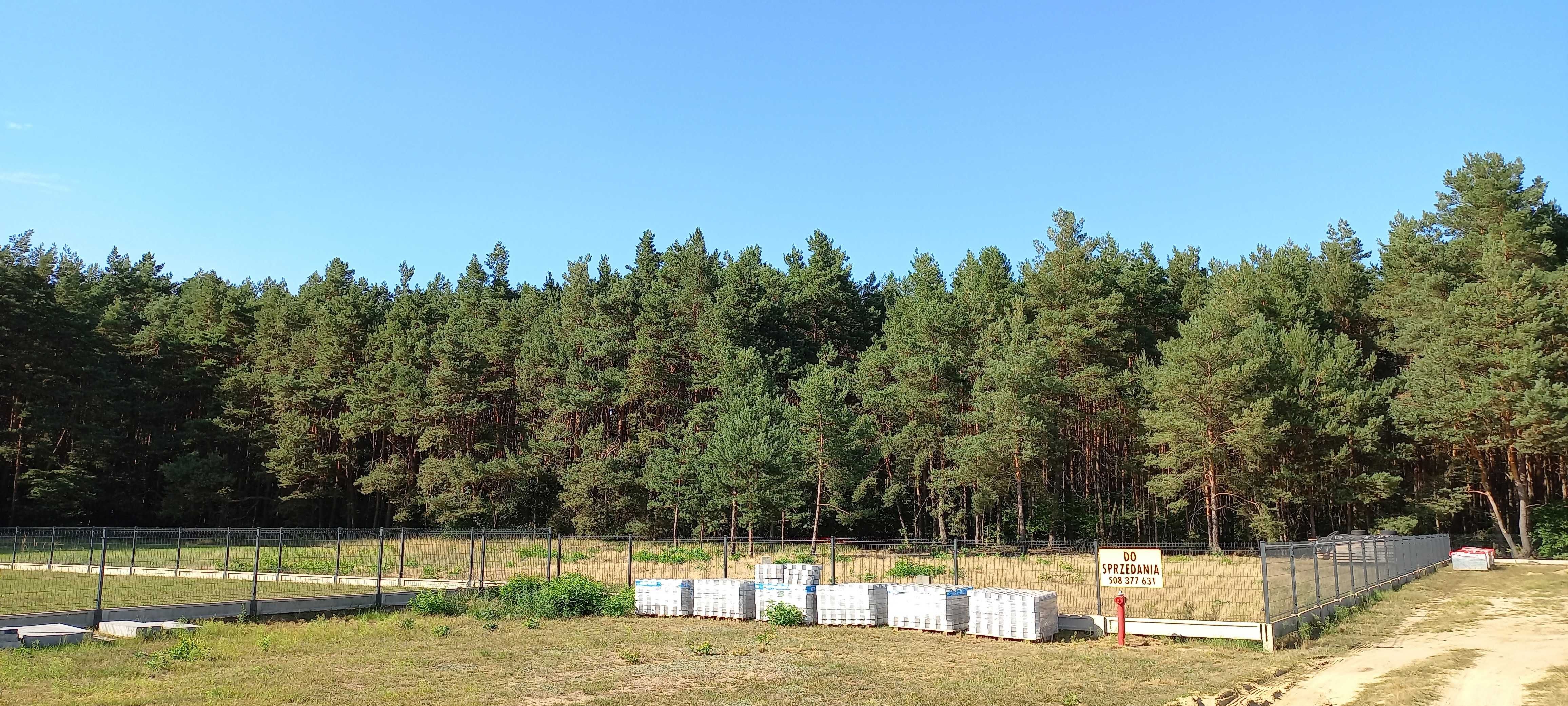 Sprzedam działkę budowlaną pod lasem