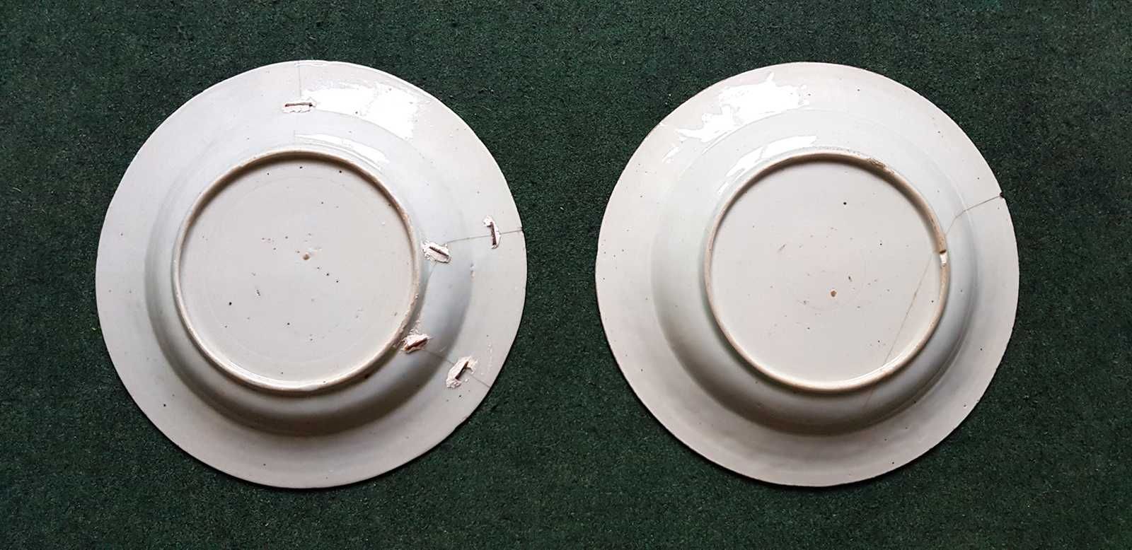 2 pratos de sopa em porcelana chinesa azul e branco Cantão Sec. XVIII
