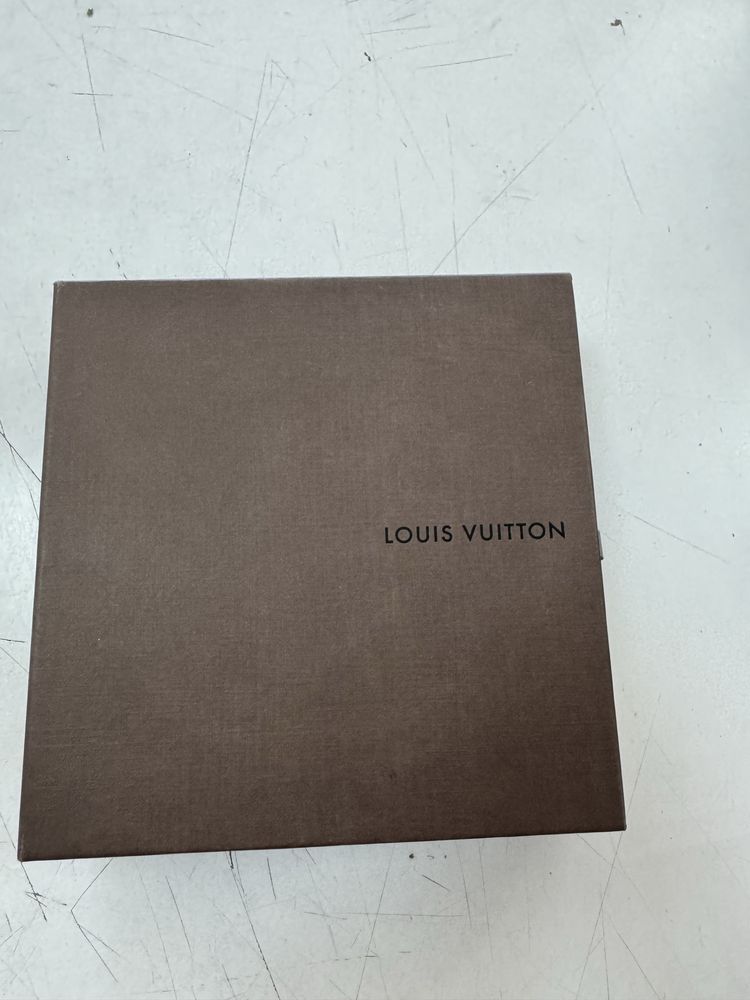 Коробка Louis Vuitton