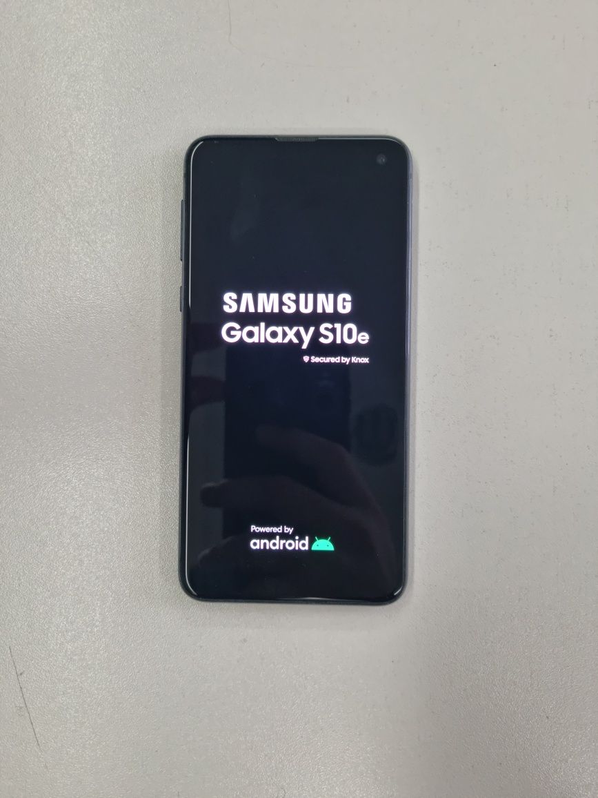 Samsung Galaxy S10e 128GB - Preto - Desbloqueado - Dual-SIM