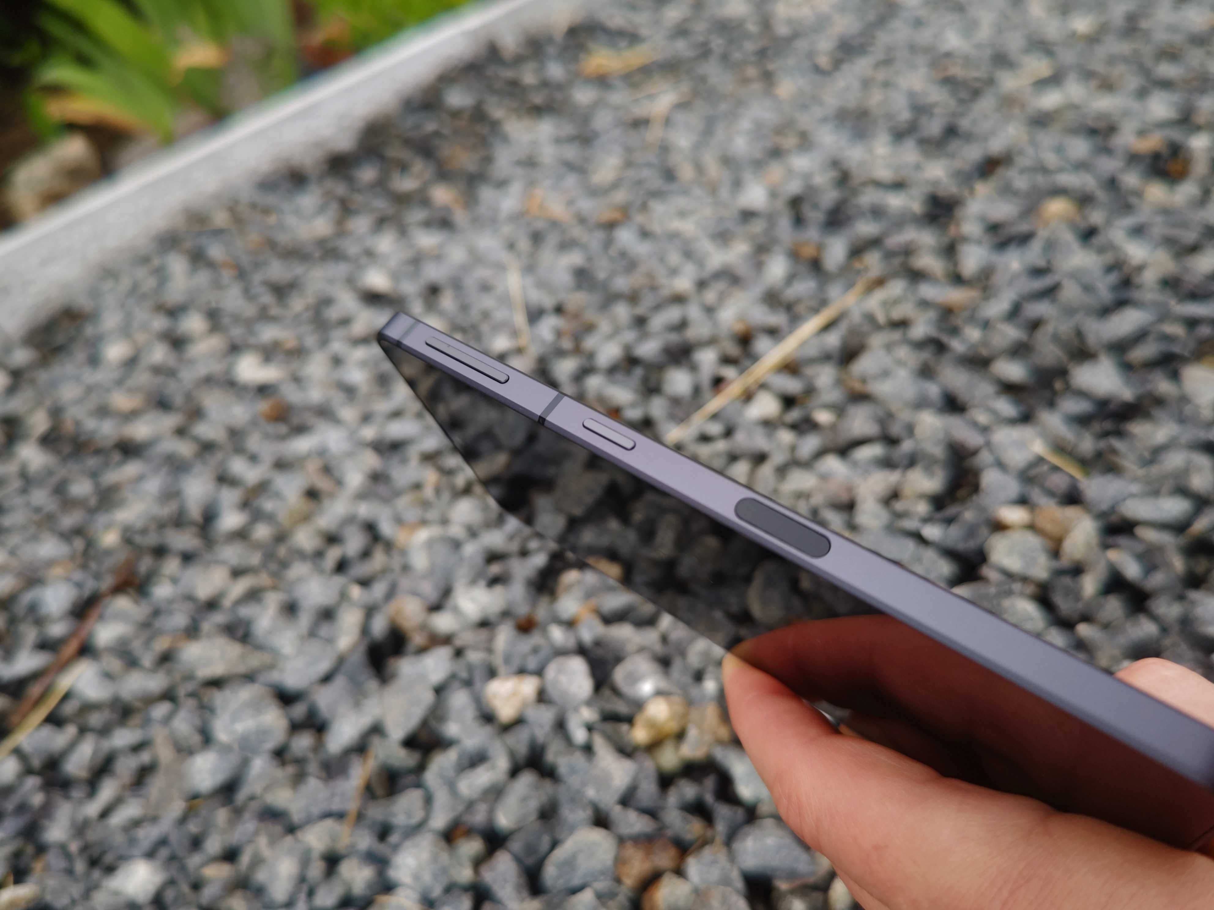 Противоударный смартфон Sharp A208SH(2sim,IP68,6\128gb,5050m,6.4"240гц