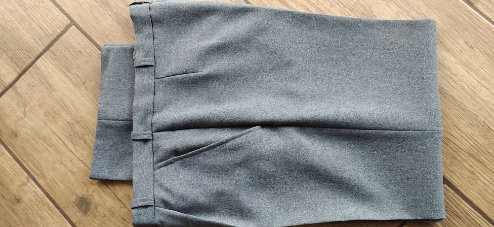 Spodnie wizytowe od garnituru