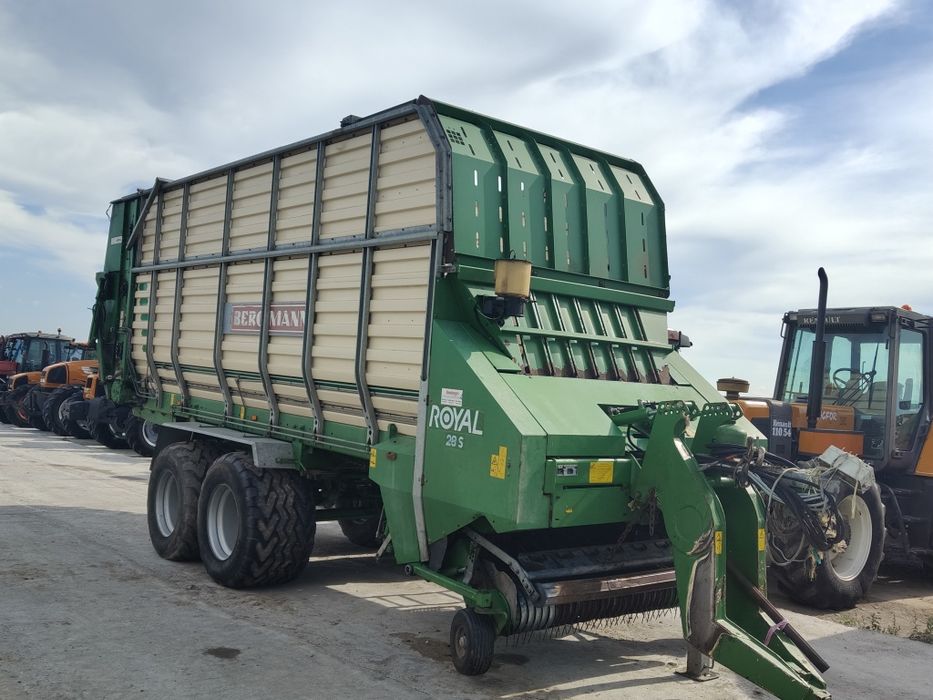 Przyczepa samozbierająca Bergman