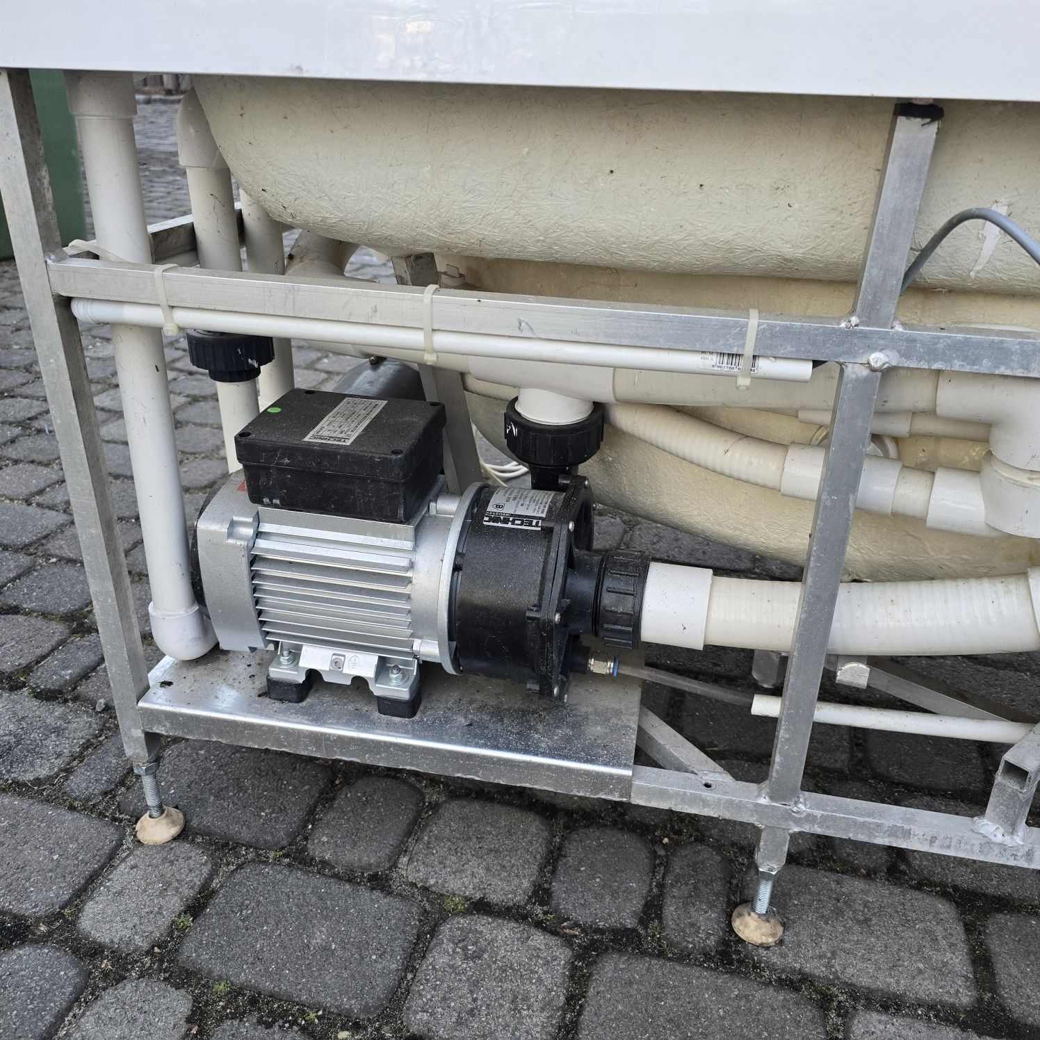 Wanna narożna z hydromasażem 145x90