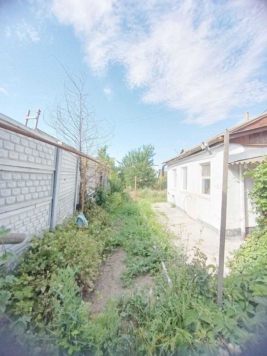Продаю будинок, 8-ма Воєнна