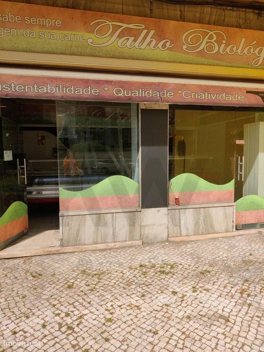 Loja na Alameda das Linhas de Torres