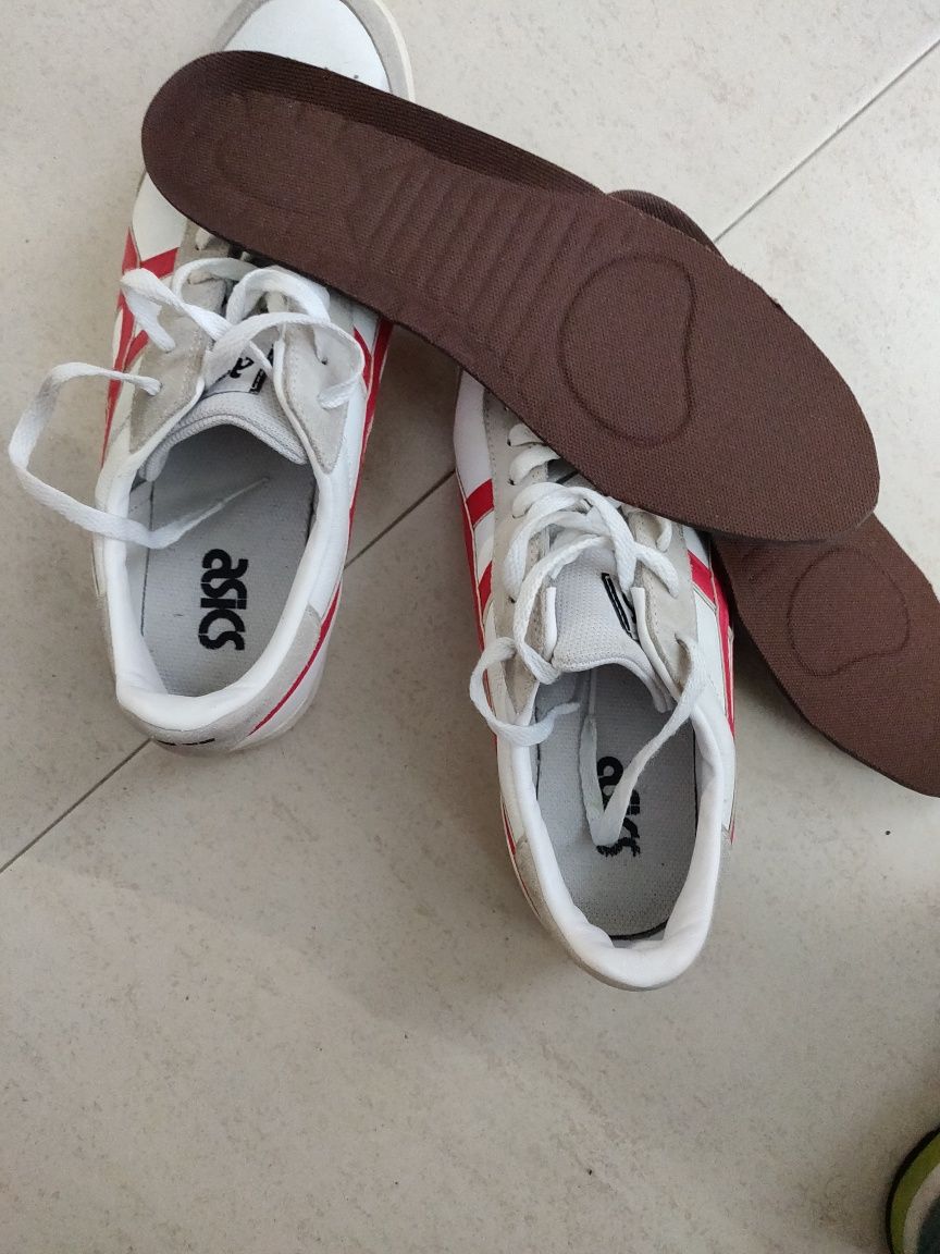Tênis asics em bom estado