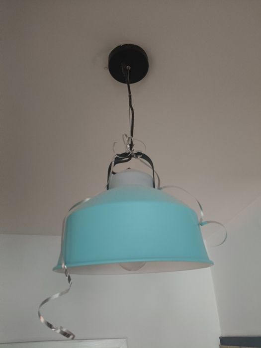 Lampa turkusowa piękna