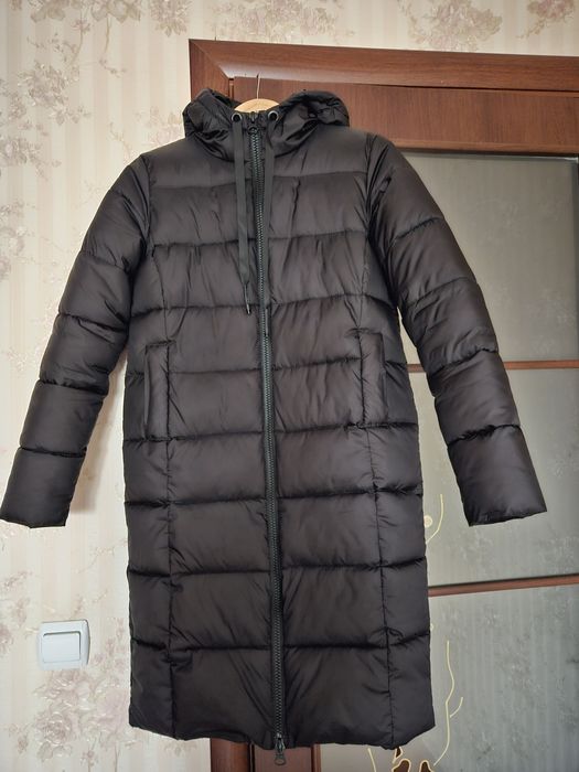 Зимова жіноча куртка